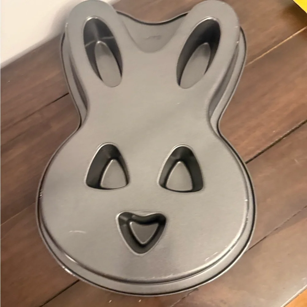 Wilton adorable bunny